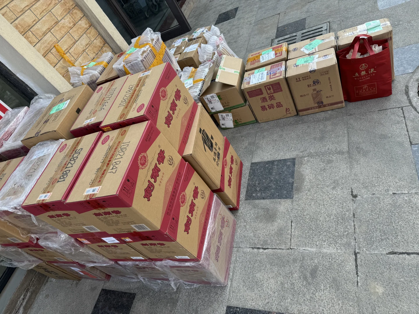 酒水档口搬砖日常