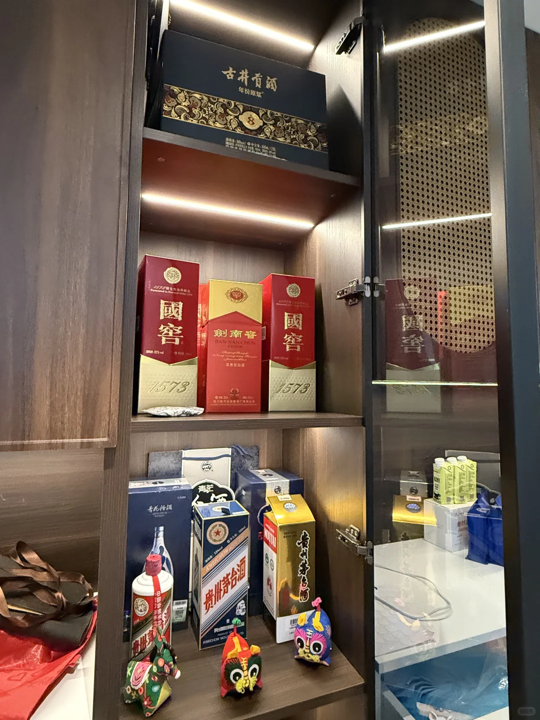 今年的酒柜任务..还差一瓶普五了?