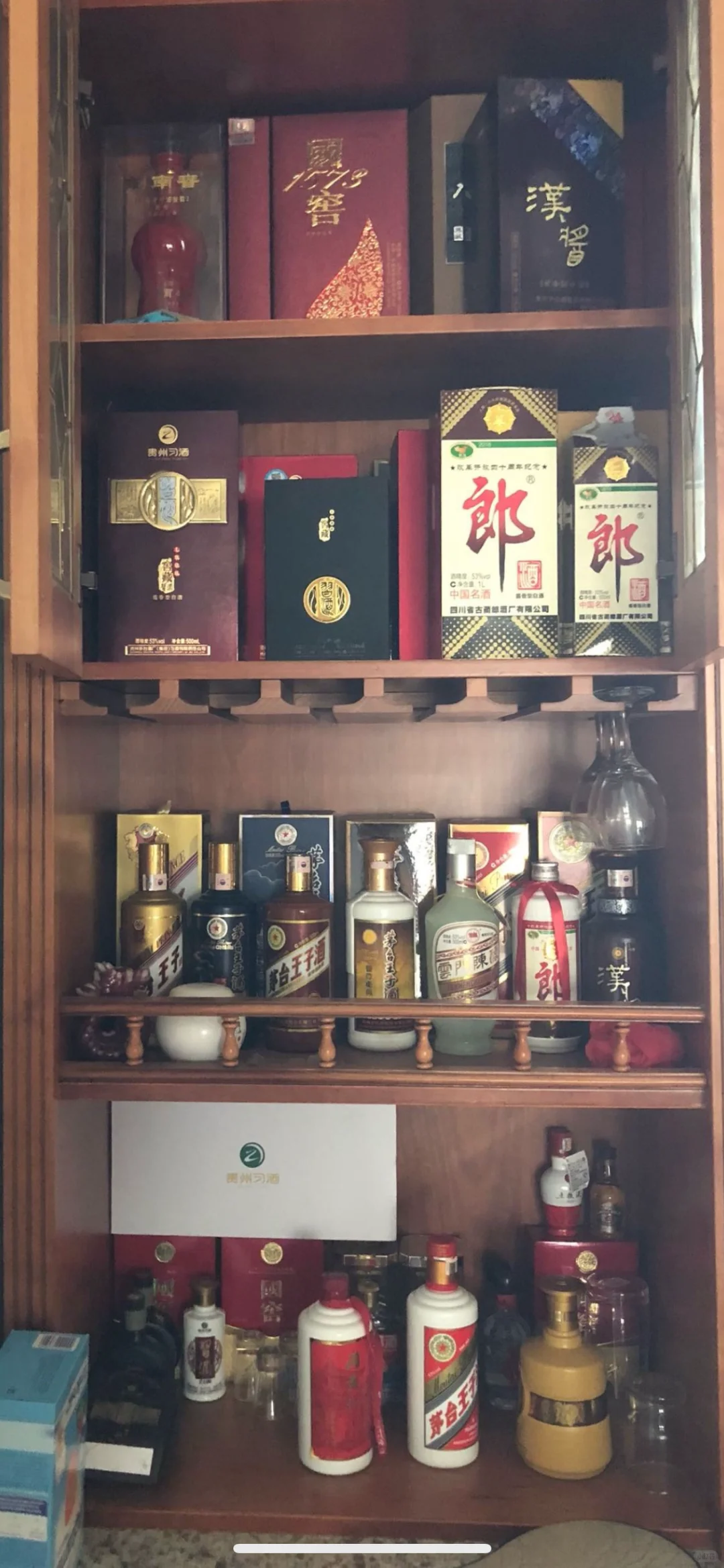 酒友说我这个是穷酒柜?