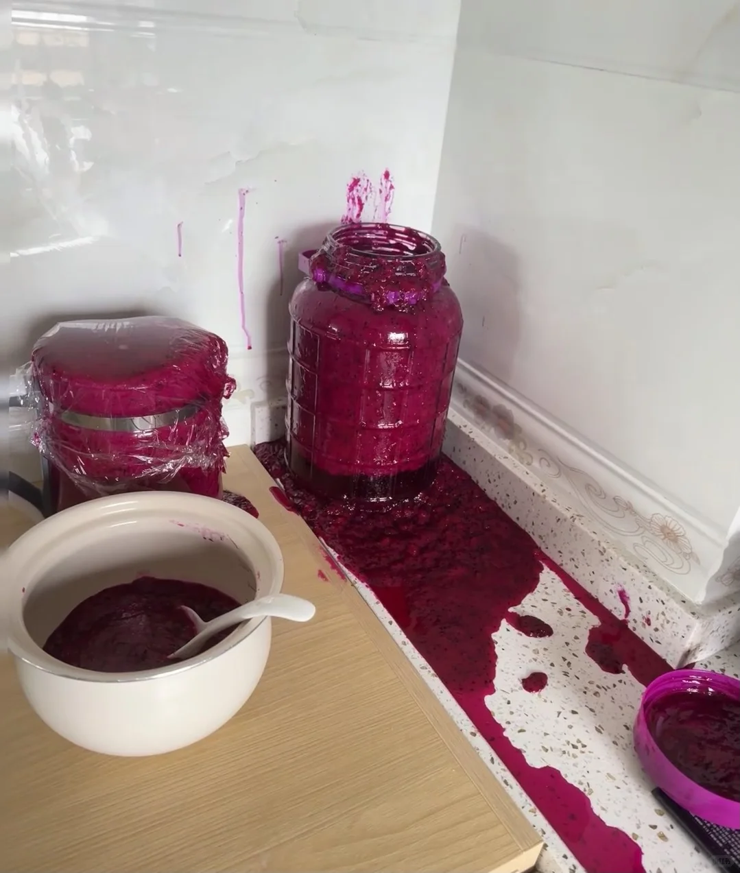 自酿葡萄酒、果酒密封发酵，瓶盖去哪儿了