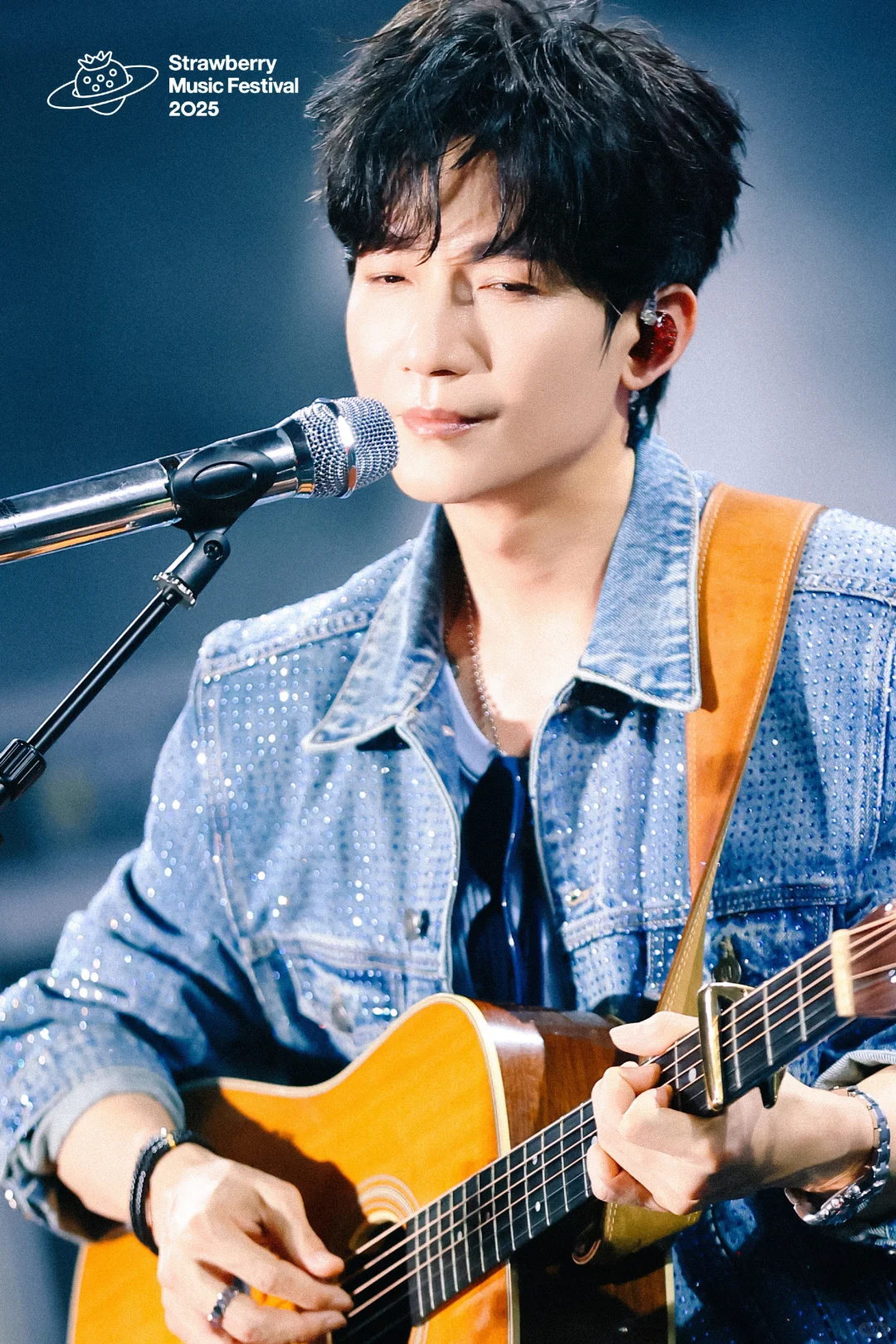 手中有酒，颁给节日快乐