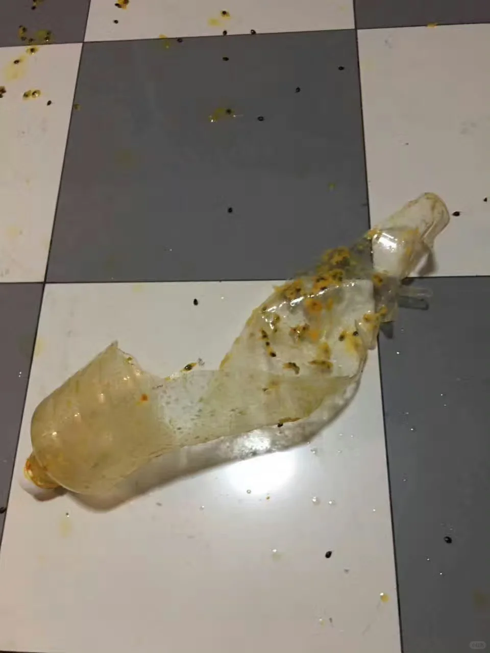 自酿葡萄酒、果酒密封发酵，瓶盖去哪儿了