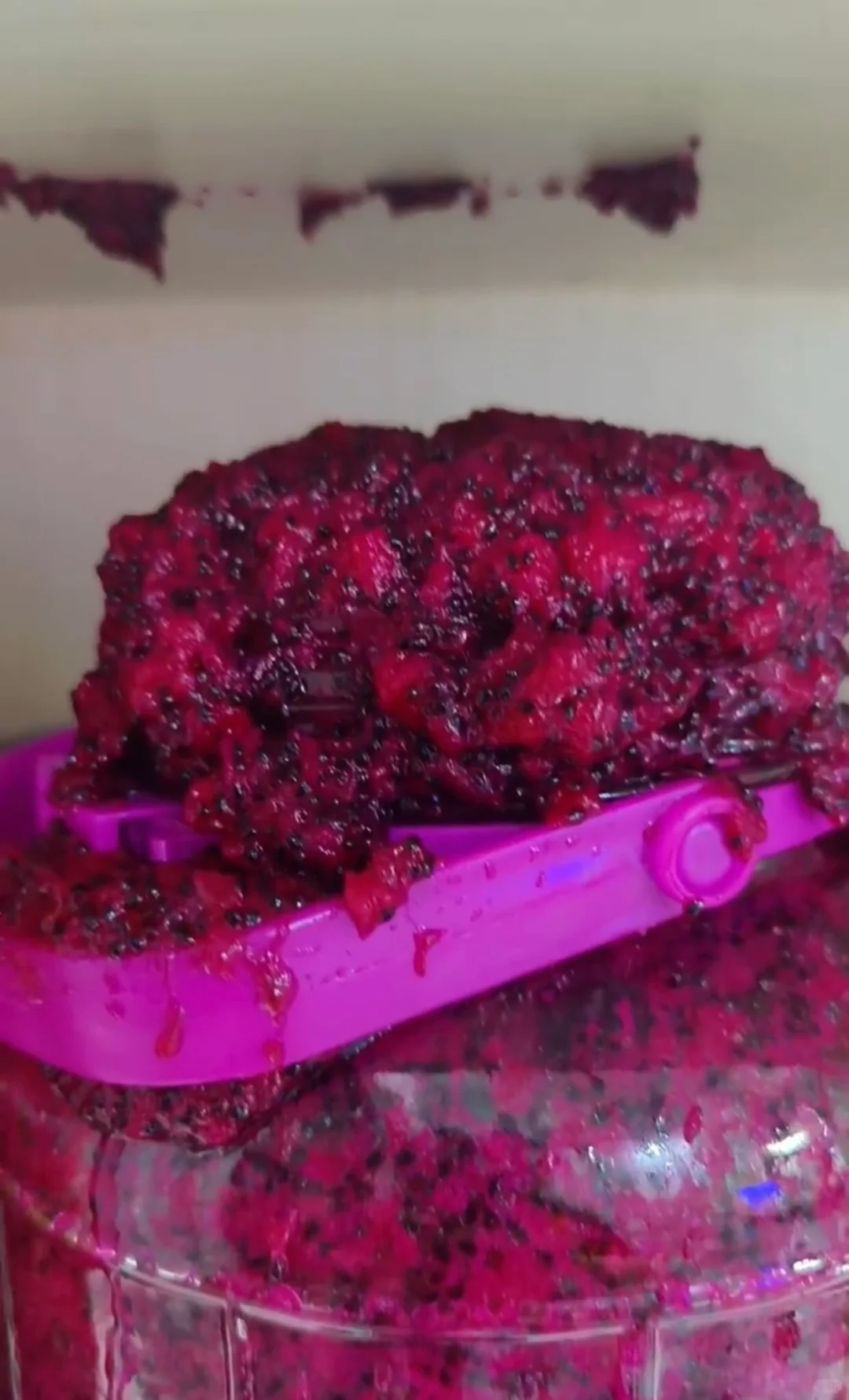 自酿葡萄酒、果酒密封发酵，瓶盖去哪儿了