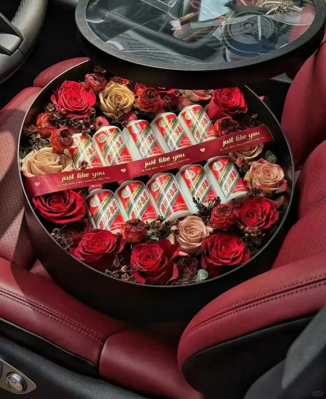 茅台花盒 | 把仪式感拉满的硬核浪漫?