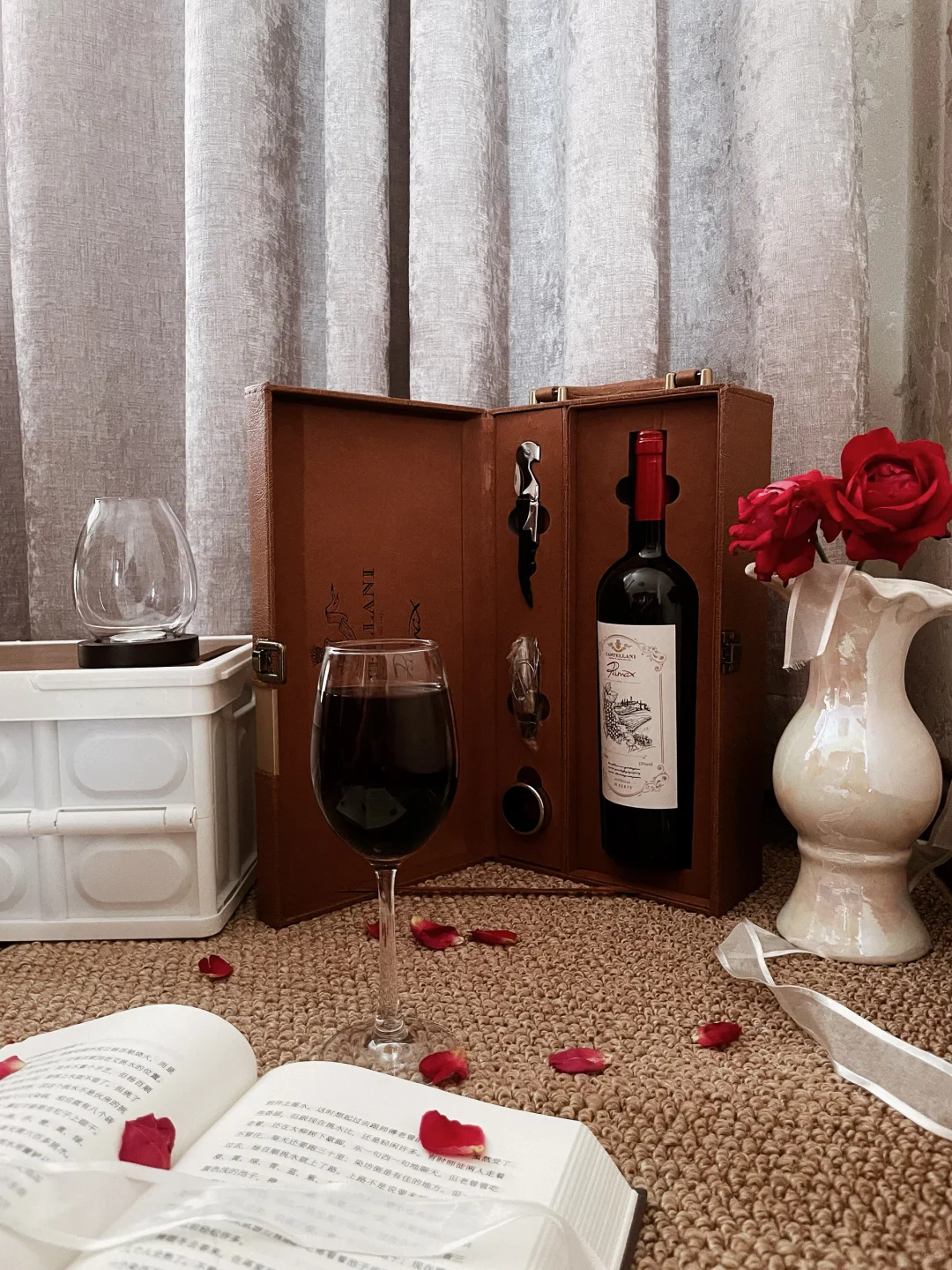 ?  微醺仪式感｜红酒、玫瑰与你，是我想要的