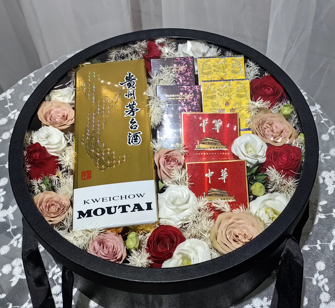 酒和香烟礼盒花束