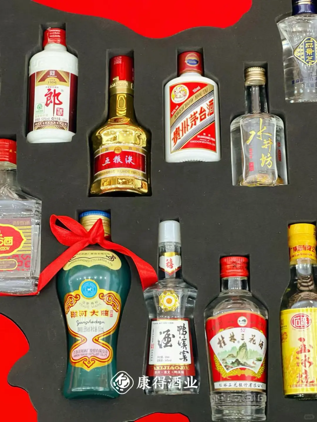 2025最火爆礼盒：地图白酒小酒版礼盒?