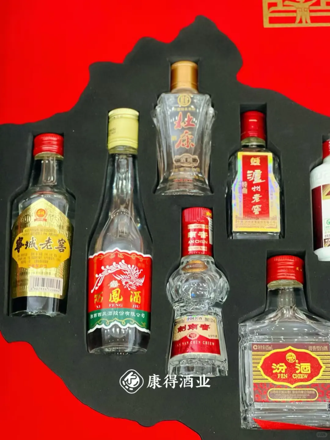 2025最火爆礼盒：地图白酒小酒版礼盒?