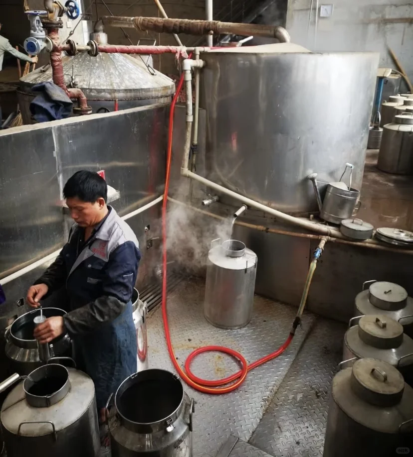 纯粮固态自酿酒 主营自酿散装白酒：高粱酒、