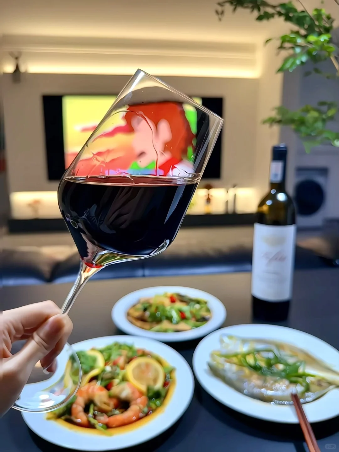 一个人，一杯红酒，一整个快乐星球