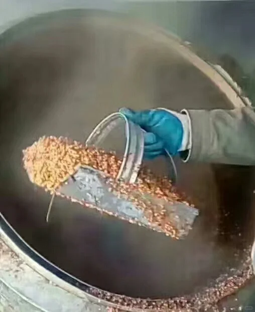 自酿高粱酒之蒸高粱