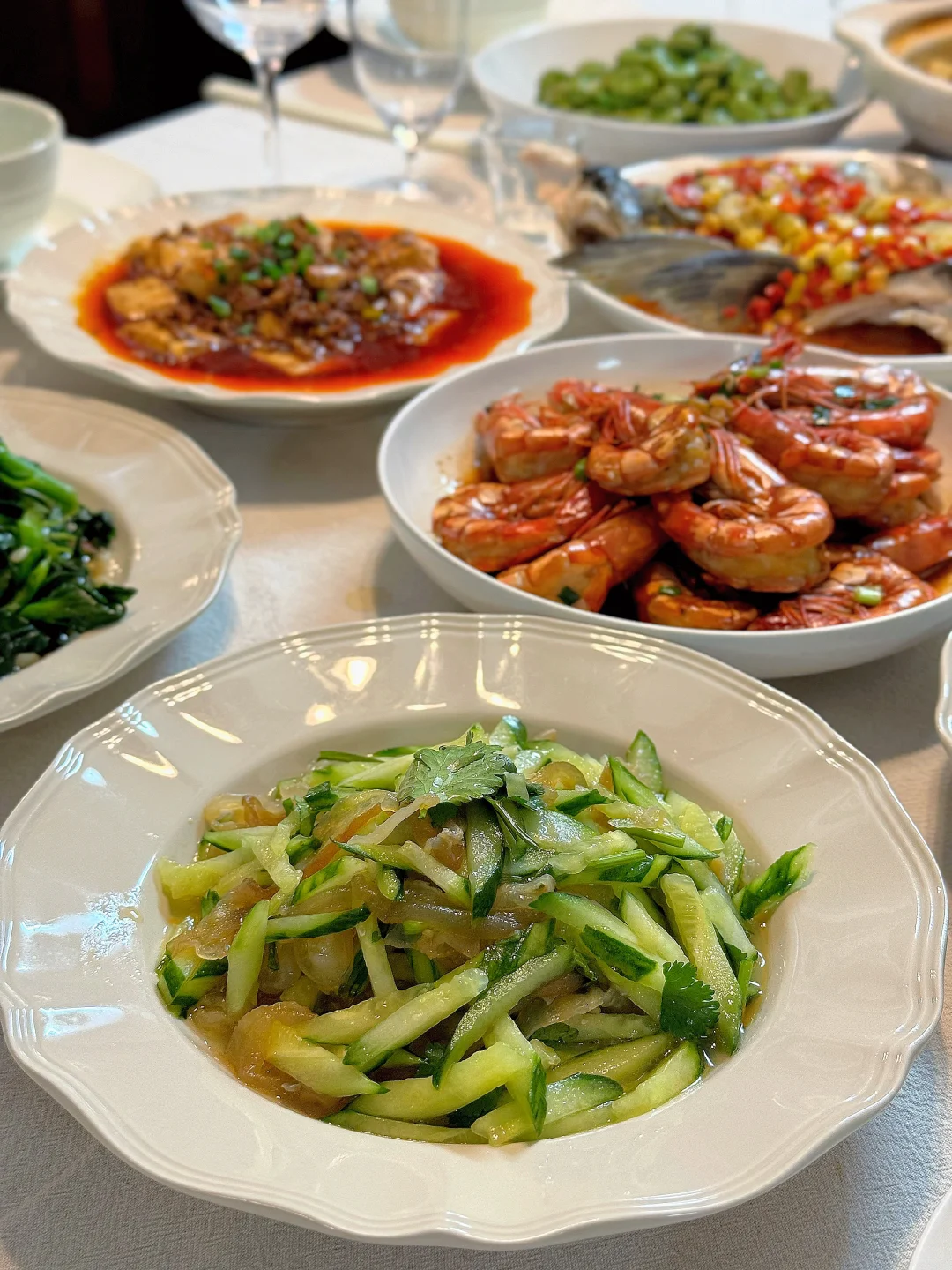 幸福的晚餐，是有酒有肉有朋友