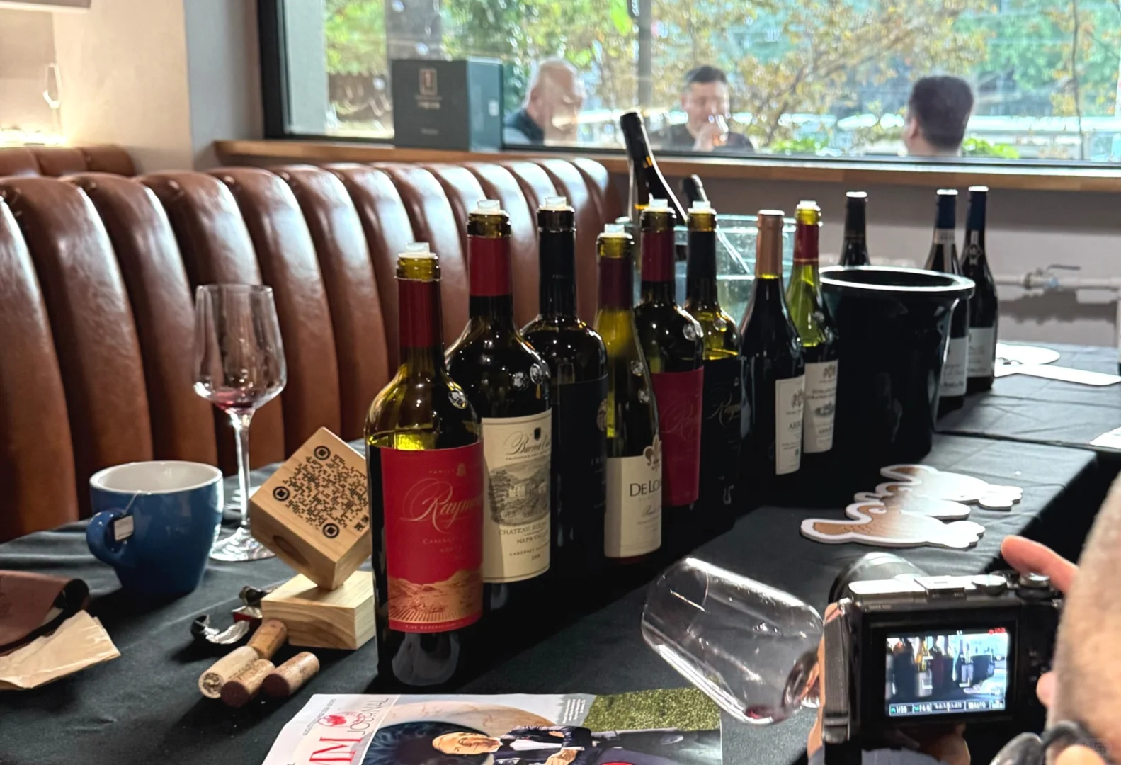 工作照,在法国(美国)酒业巨头的专场酒展