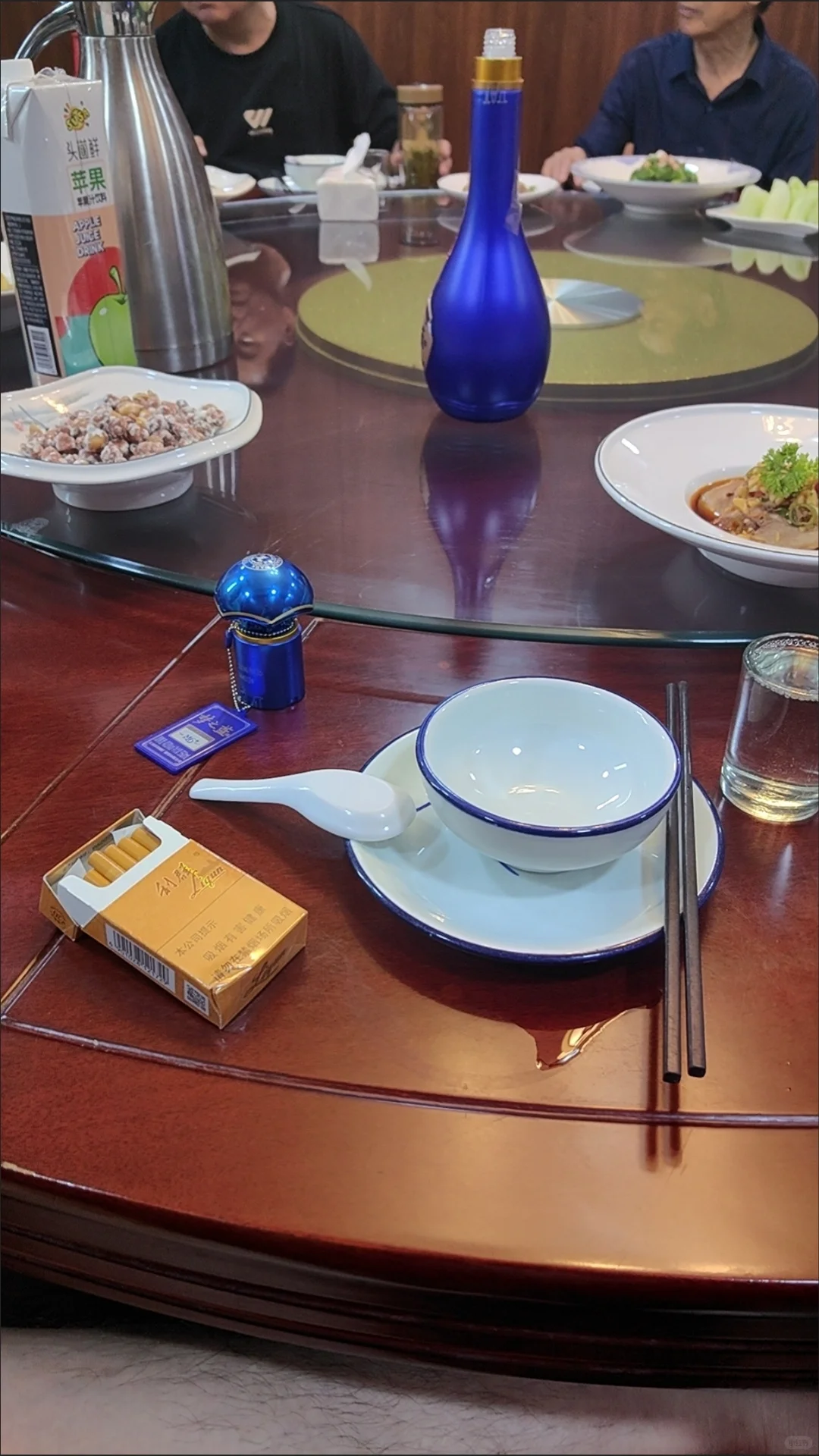 是的！你没听错！是蓝蓝色的酒！