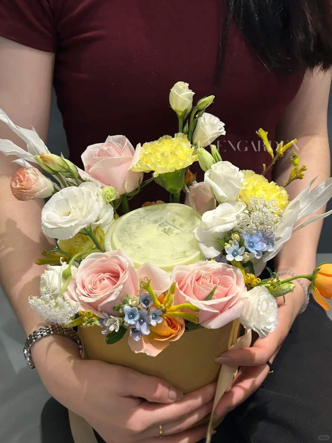 好好好人家秋天整奶茶你们整白酒是吧