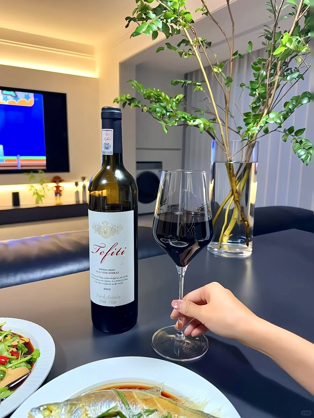 一个人，一杯红酒，一整个快乐星球