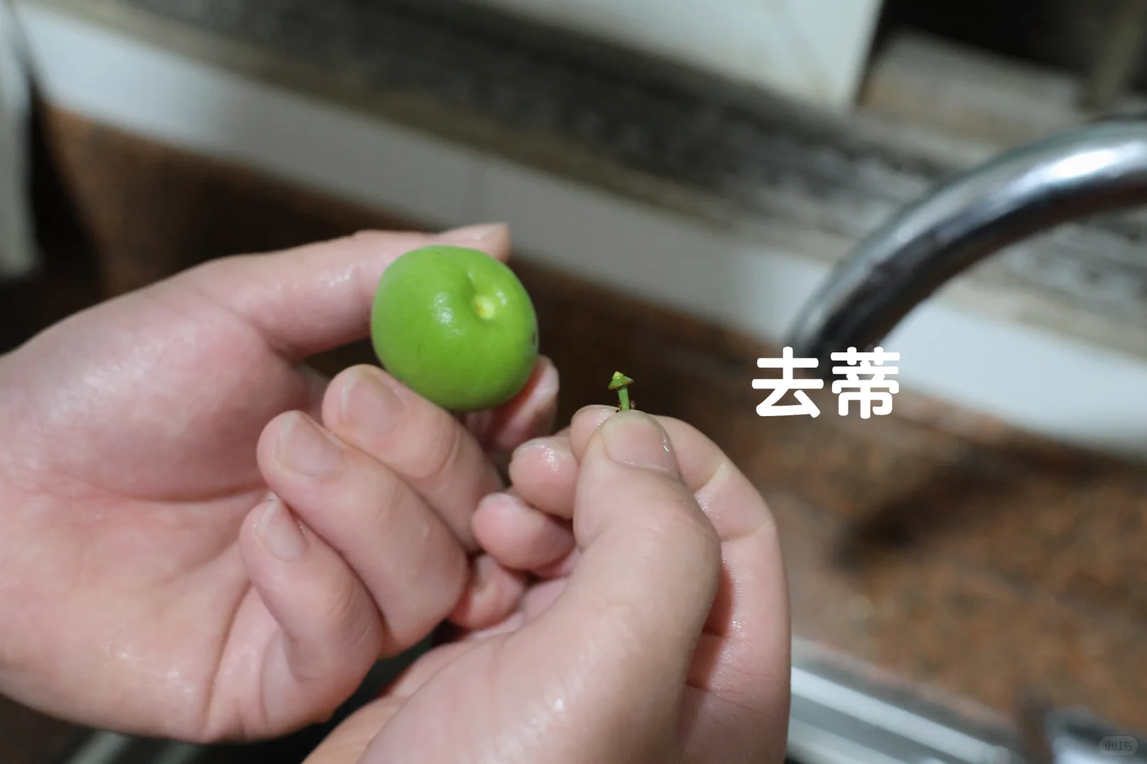 快来抄作业！教你泡出好喝不苦涩的青梅酒