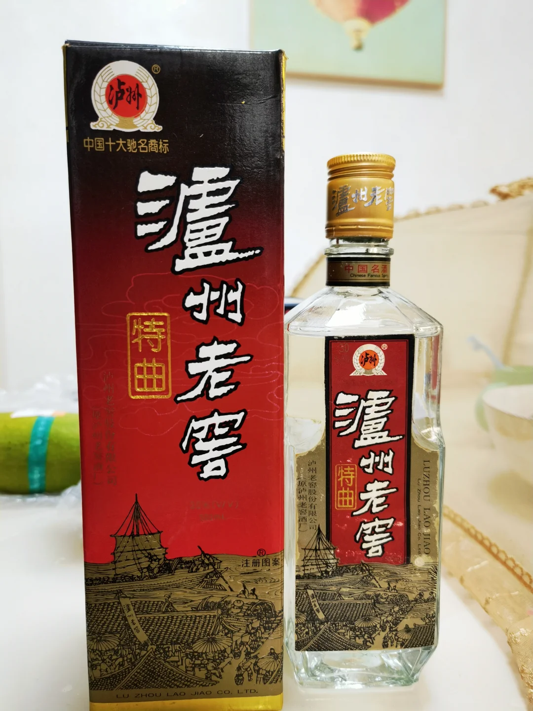 稀缺30度泸州老窖特曲500ml白酒欣赏