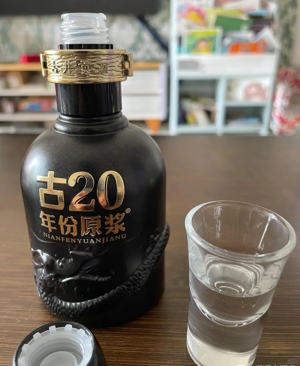 老爸的藏酒柜有家的温馨!