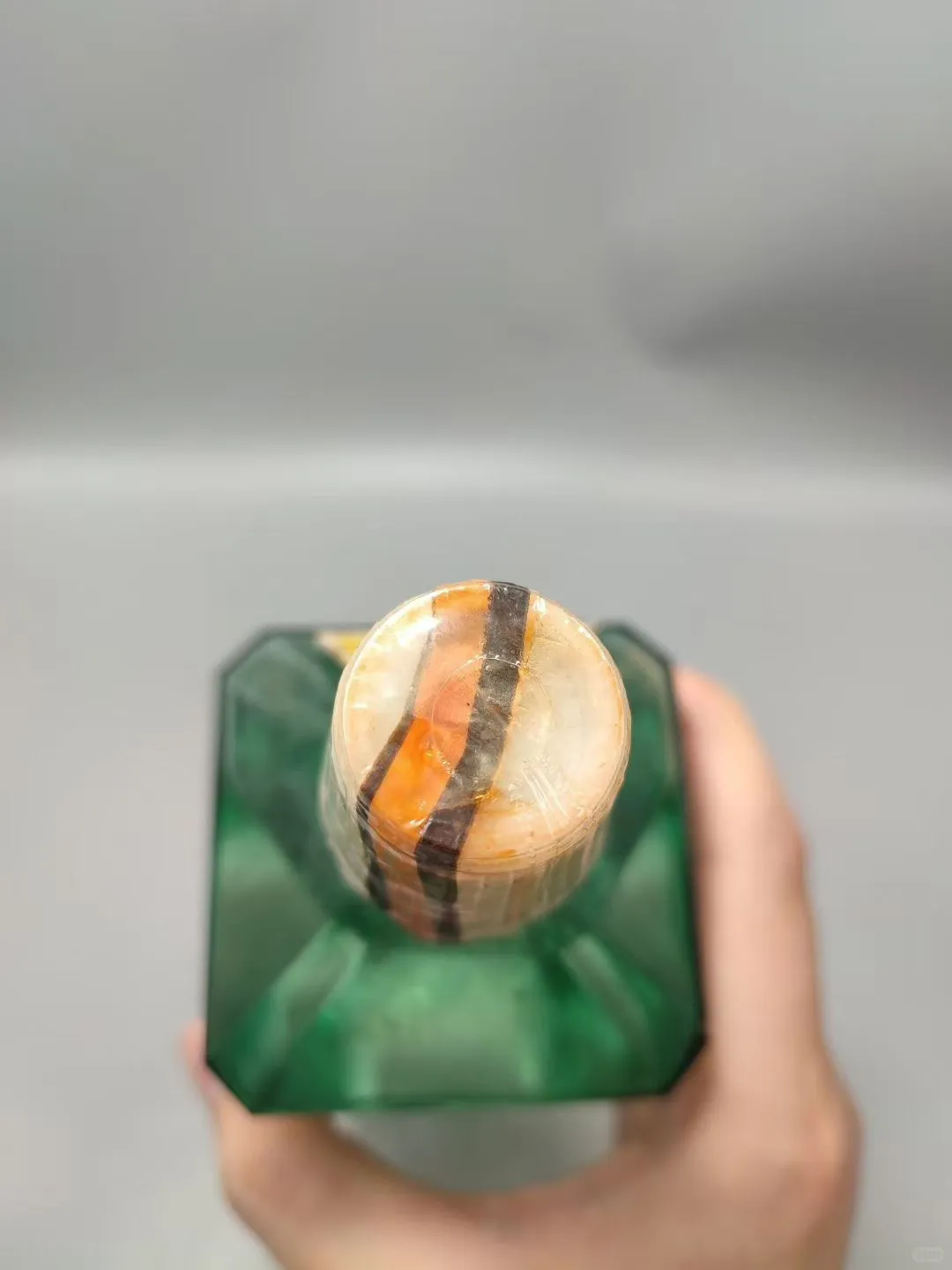 85年药香型崇阳大曲，酒满花好