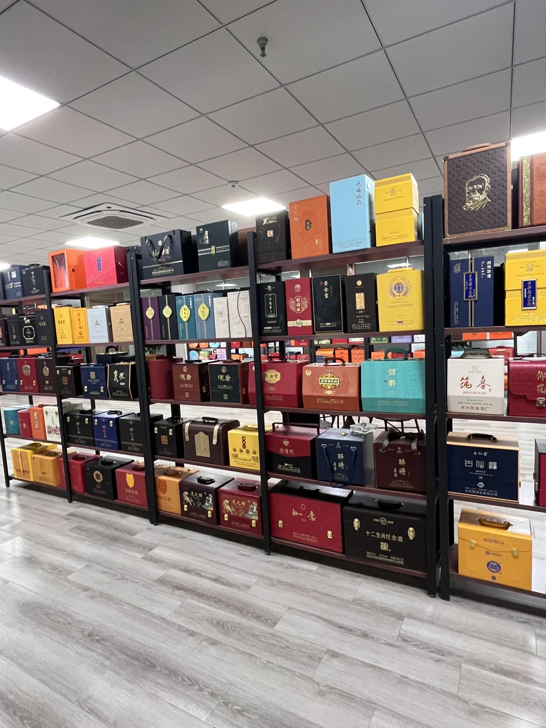 哇！这家白酒皮盒包装真牛！