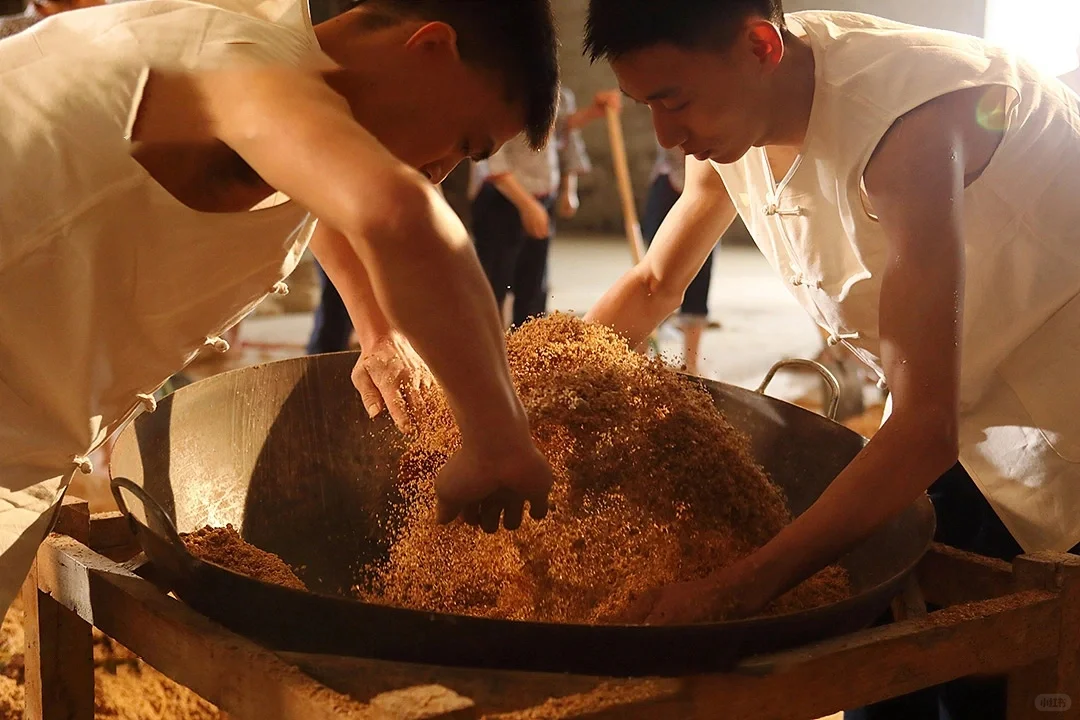 探秘!传统纯粮固态法酿造工艺