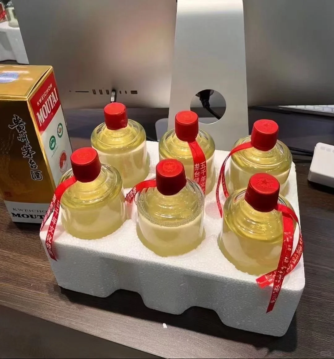 茅台爱好者速看！年份茅台黄金色+品鉴仪式感