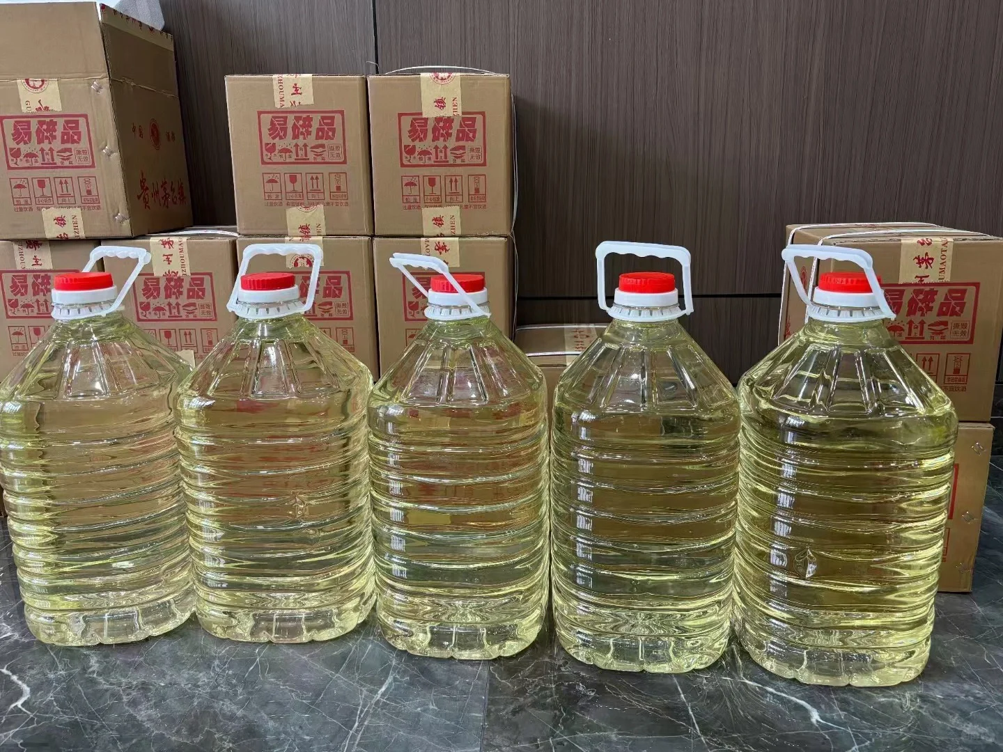 酱香四溢，韵味悠长。这款优质酱香型白酒