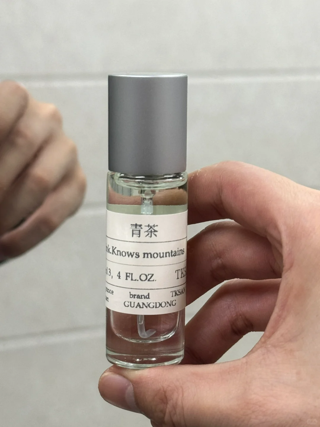 自从停产了后，被催了半年的“青茶”香水……