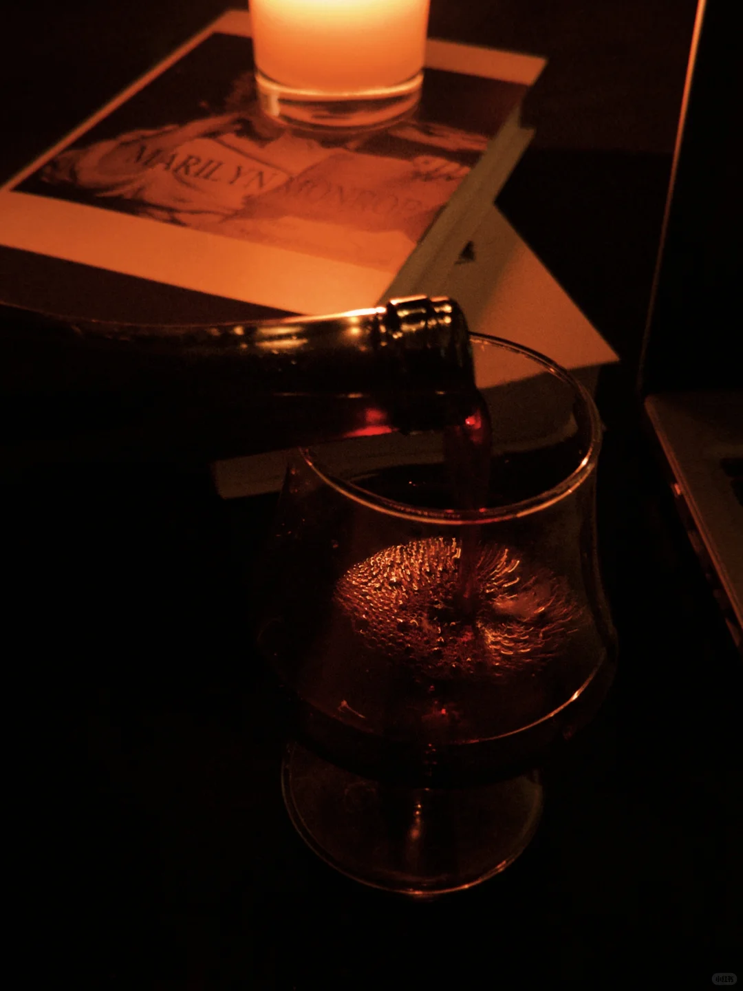 周末、暴雨 、深夜，此刻宜浅醉?