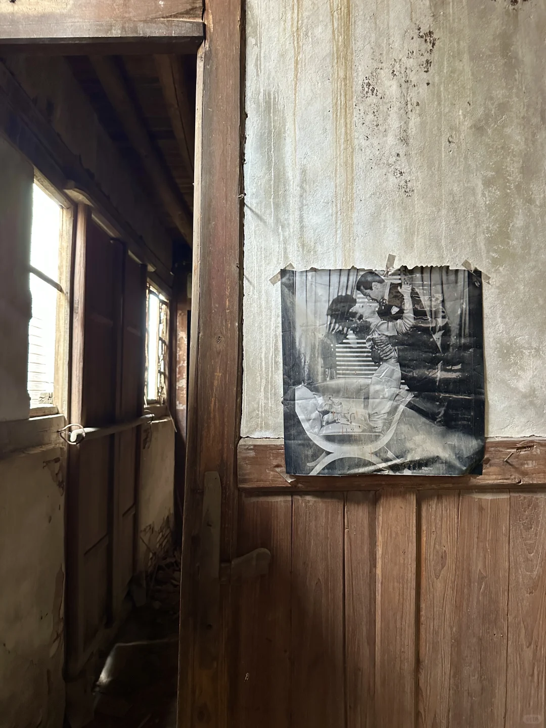 一位老爷爷去世多年后的家