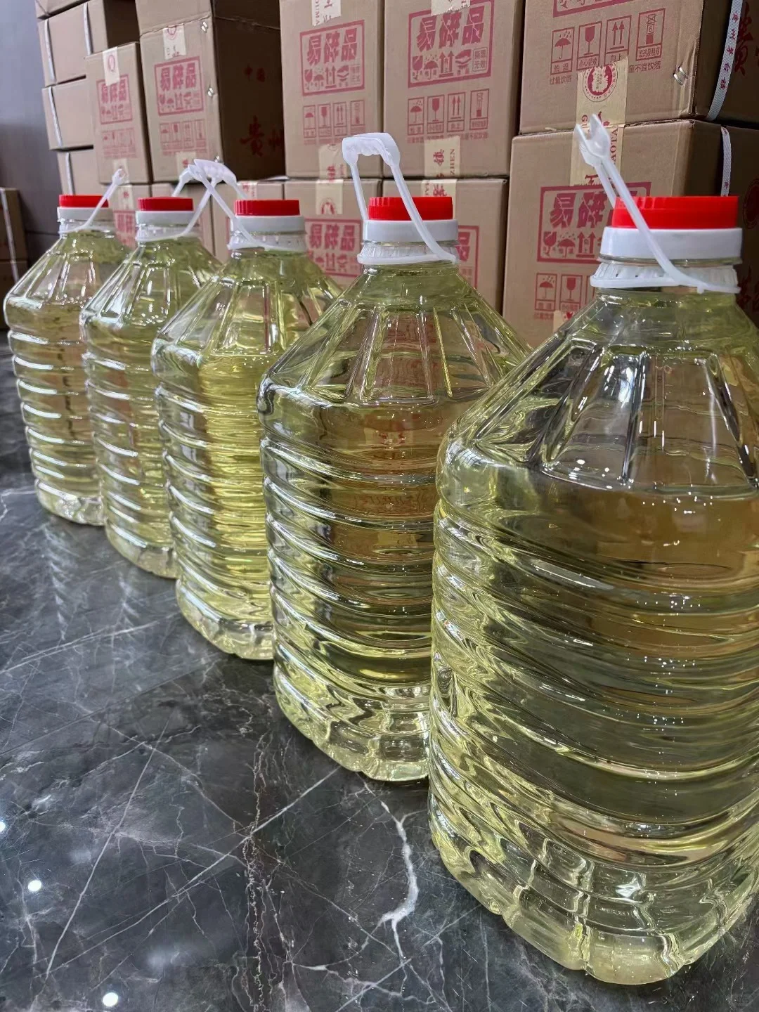 酱香四溢，韵味悠长。这款优质酱香型白酒