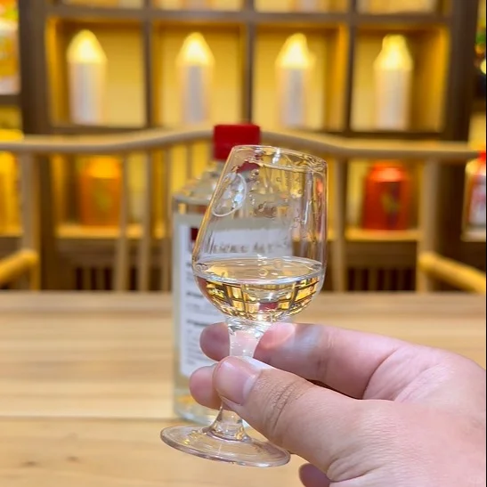 酱迷分享，共饮一坛小雪，大曲坤沙靠谱吗？