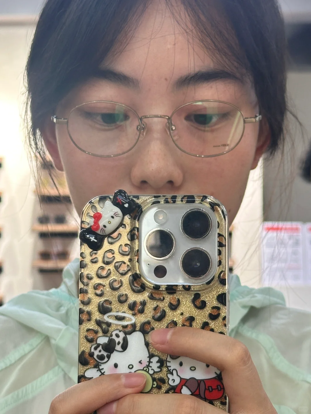 高度近视如何判断自己适不适合小框眼镜？