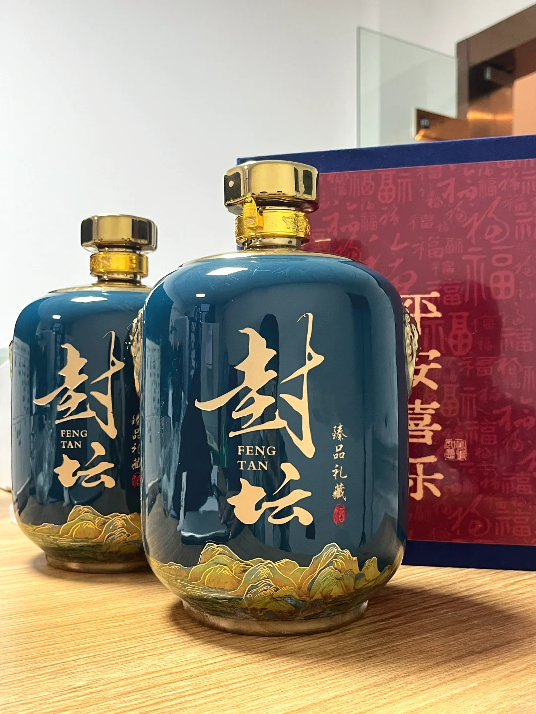 ✨一眼沦陷！这瓶封坛酒把艺术喝进肚里