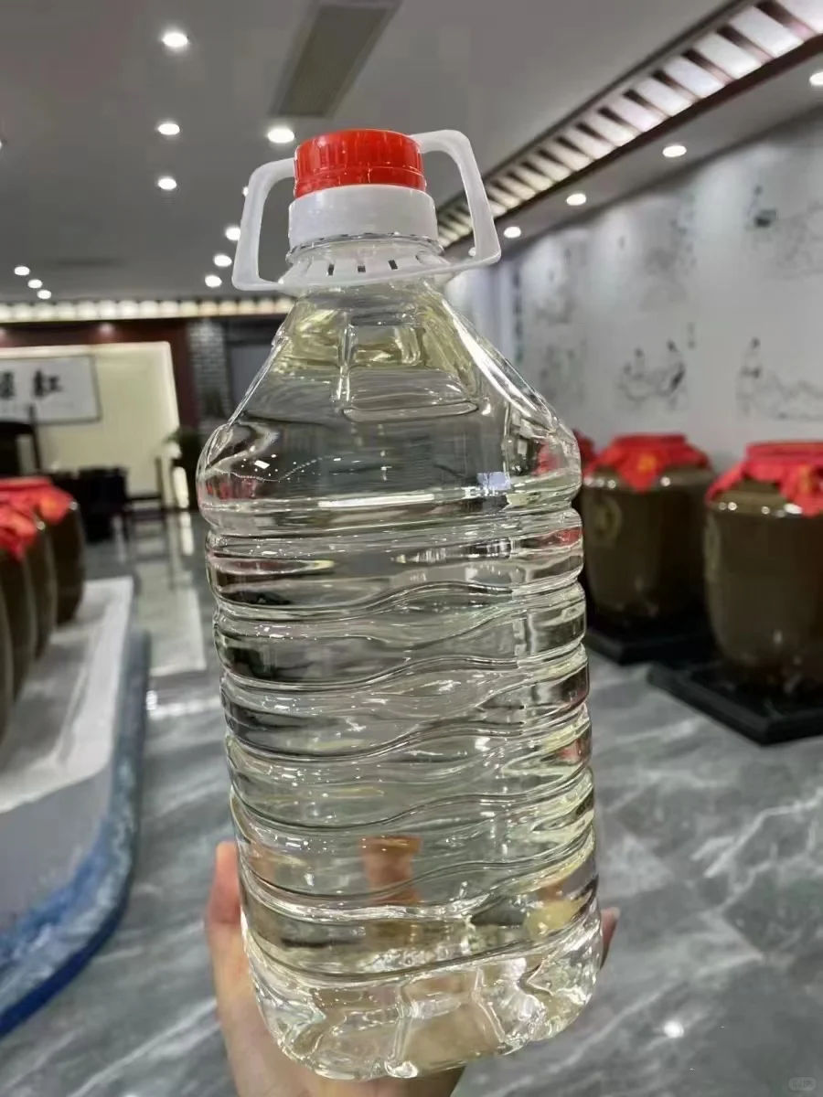 酱香型白酒泛黄是什么原因？