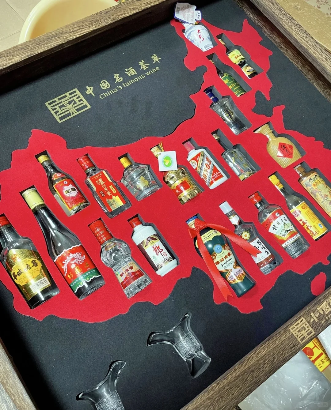 2025最火爆礼盒：20支地图小酒版礼盒???