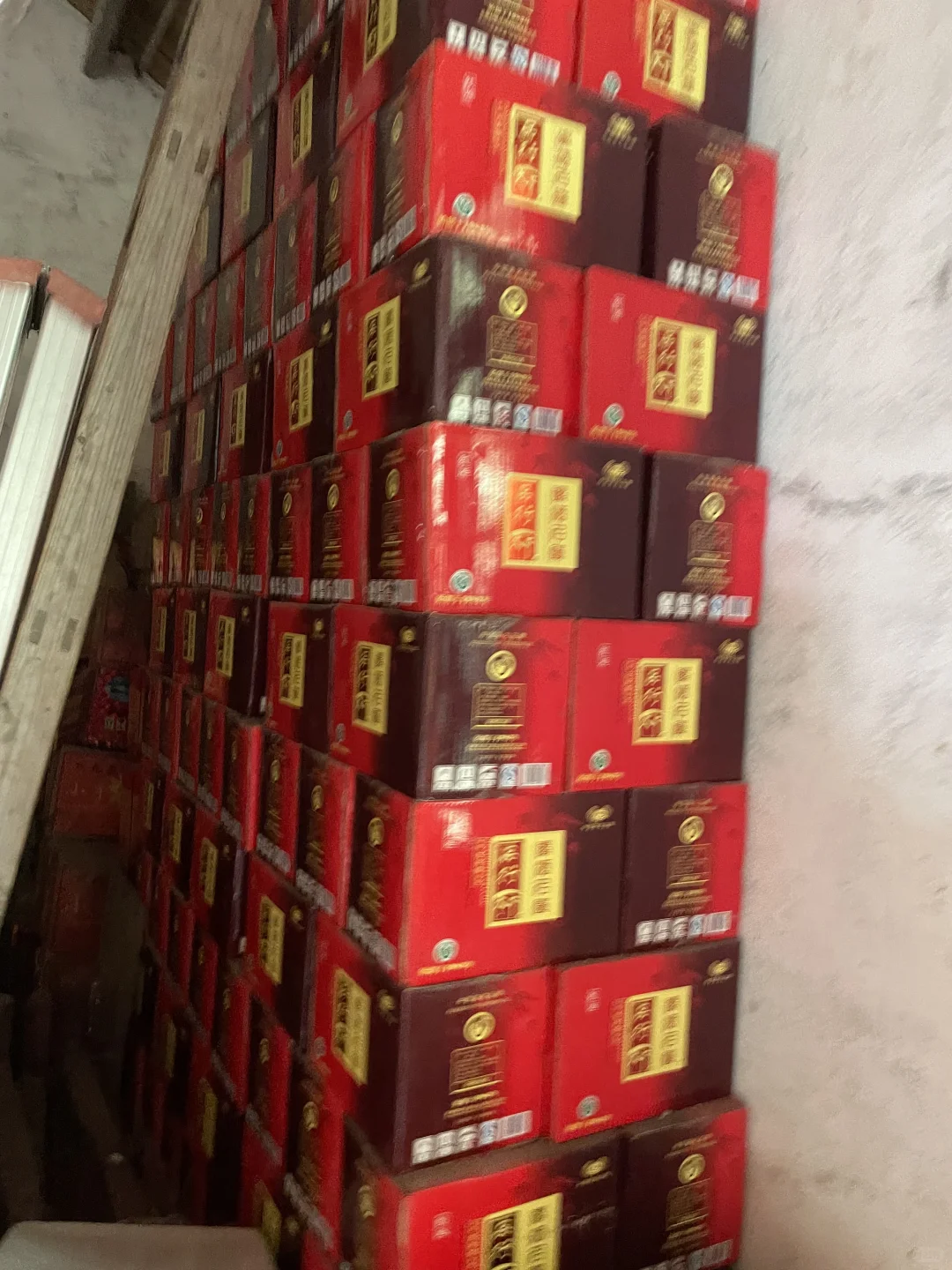 今日粉丝说家里很多老酒，看完后……