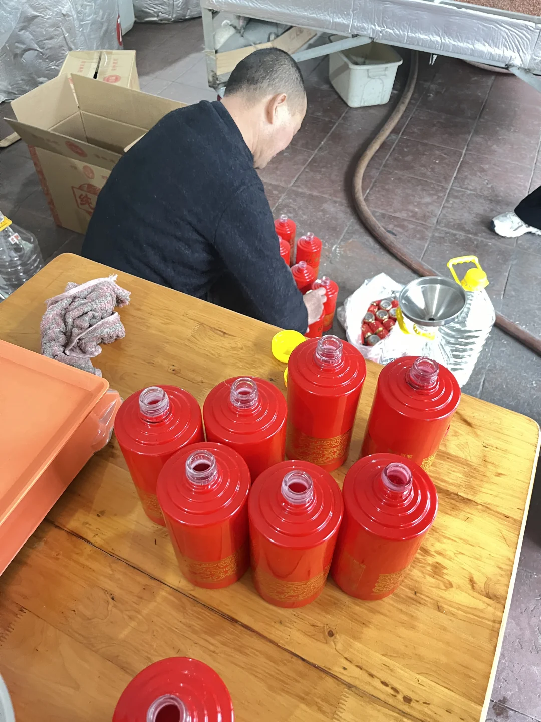 纯粮食高粱酒，入口醇厚，回味悠长！