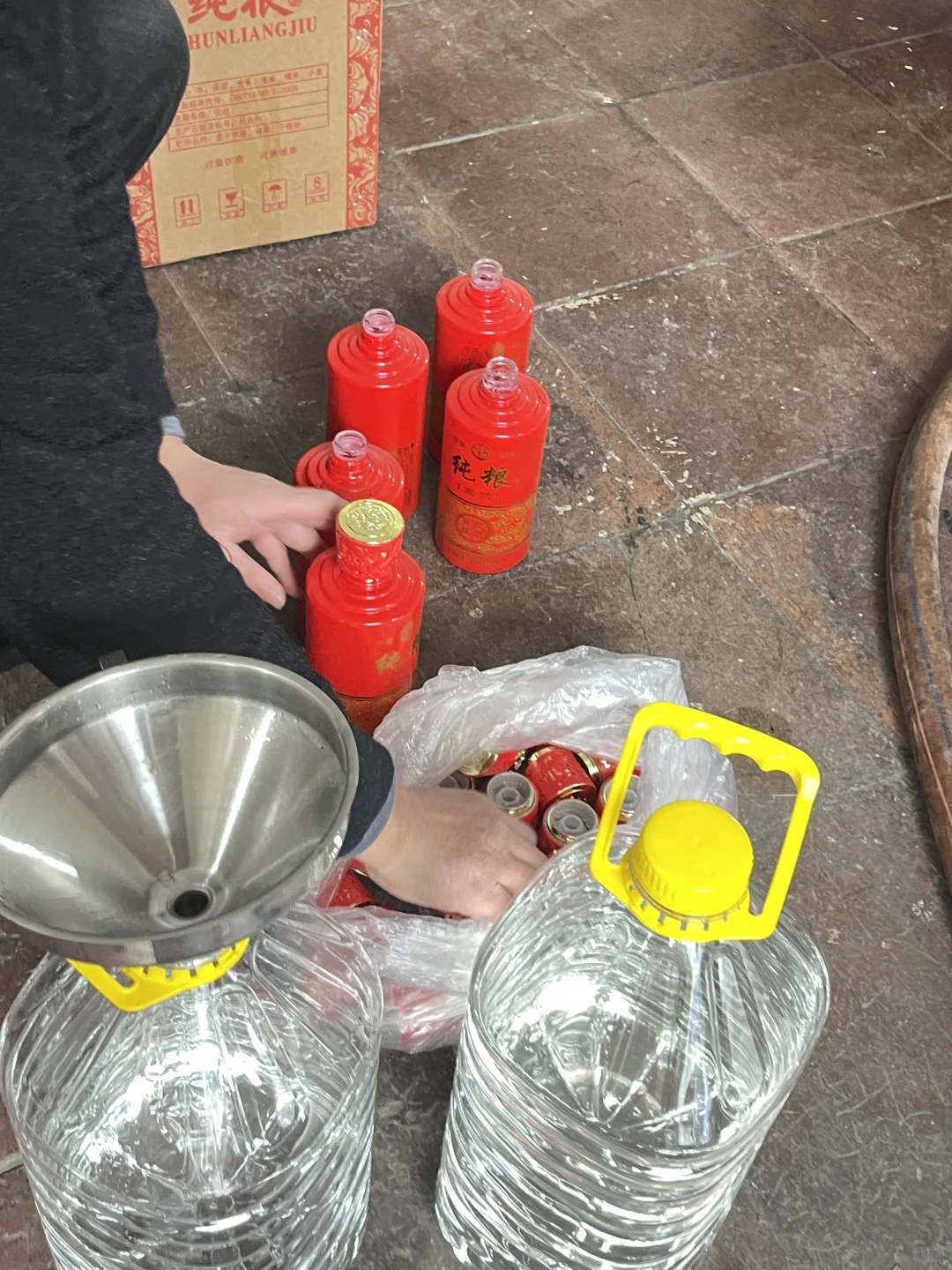 纯粮食高粱酒，入口醇厚，回味悠长！