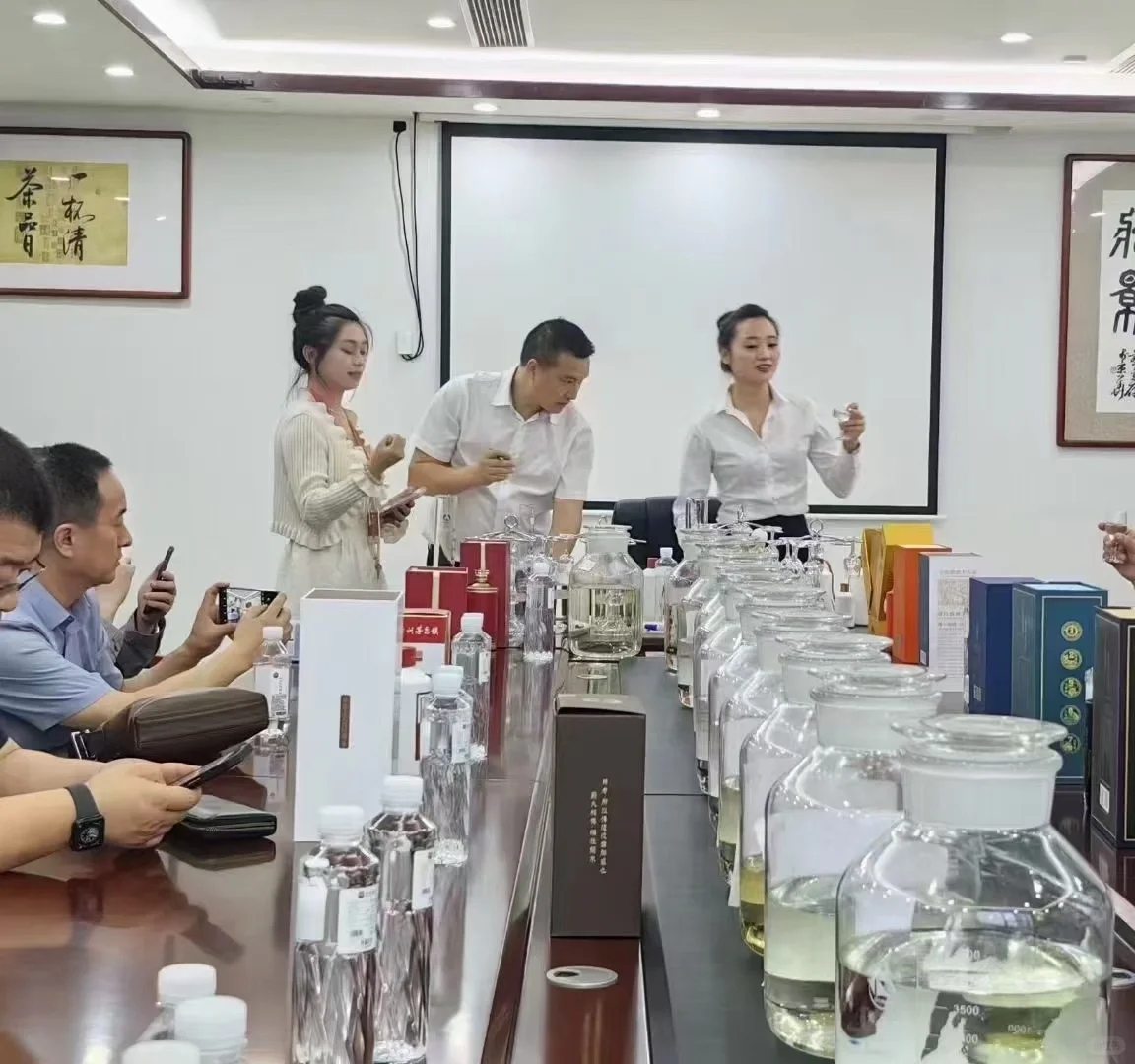 品酒中，反复品鉴，实践才出真理，才能得到