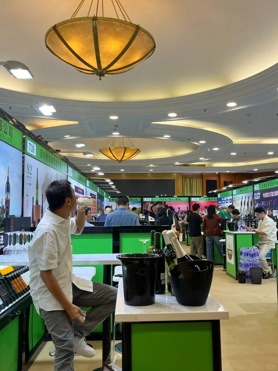 南京玄武饭店藏着 “酒鬼天堂”，喝到不想走