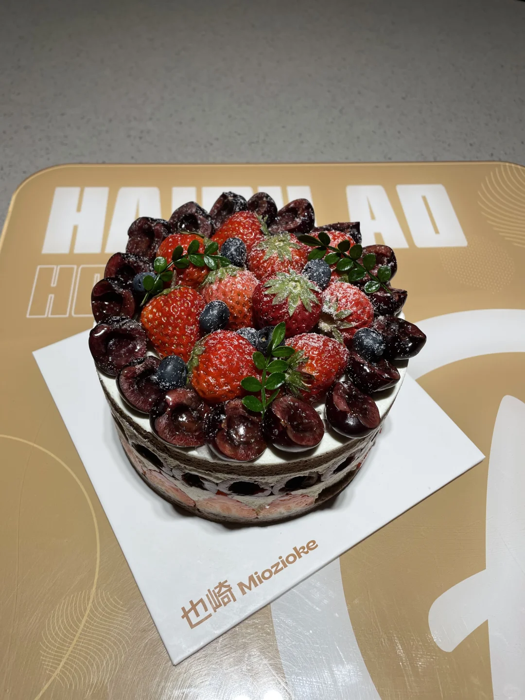 吃海底捞不会惊艳，但是送海之蓝就……