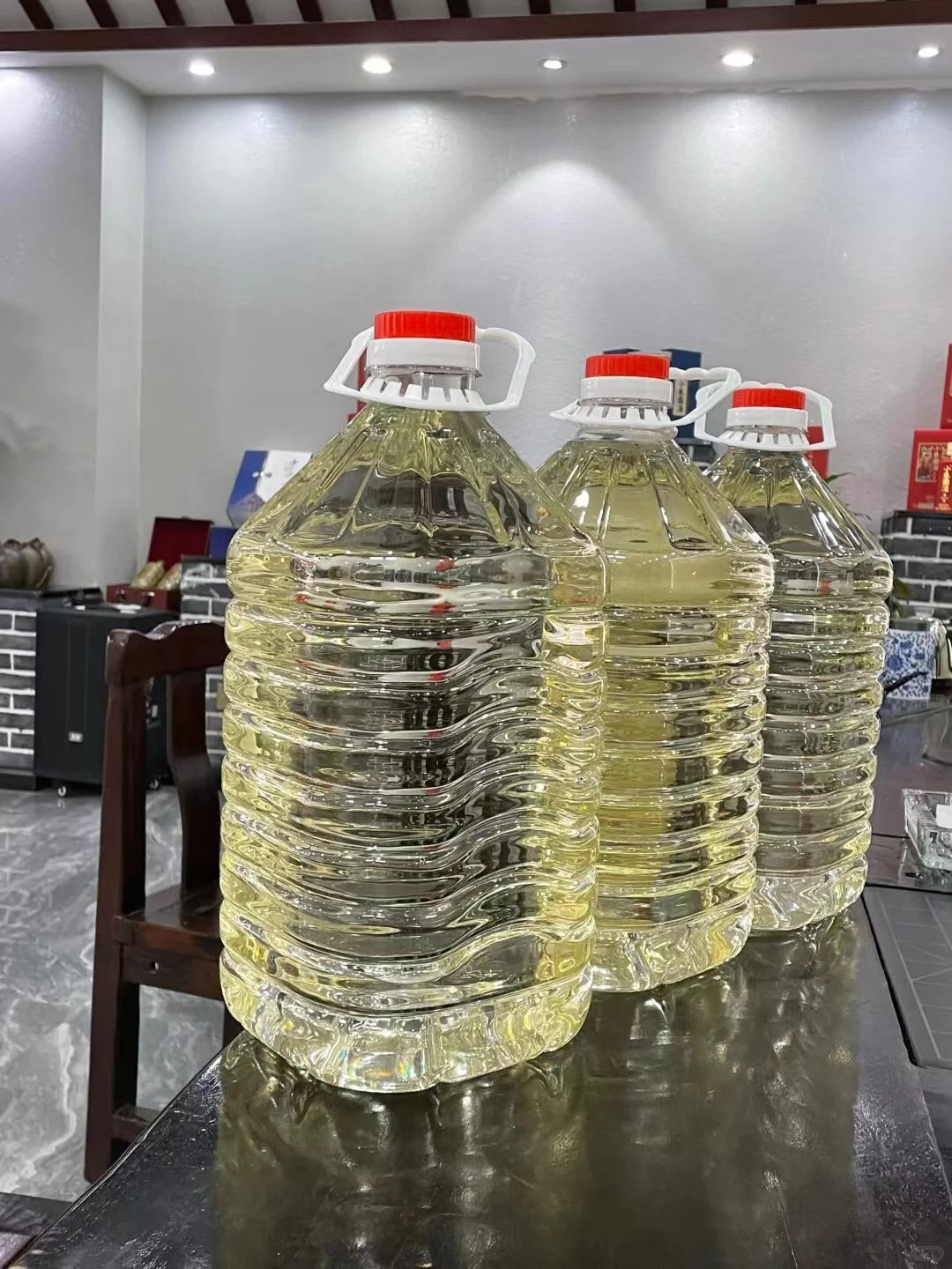 酱香型白酒泛黄是什么原因？