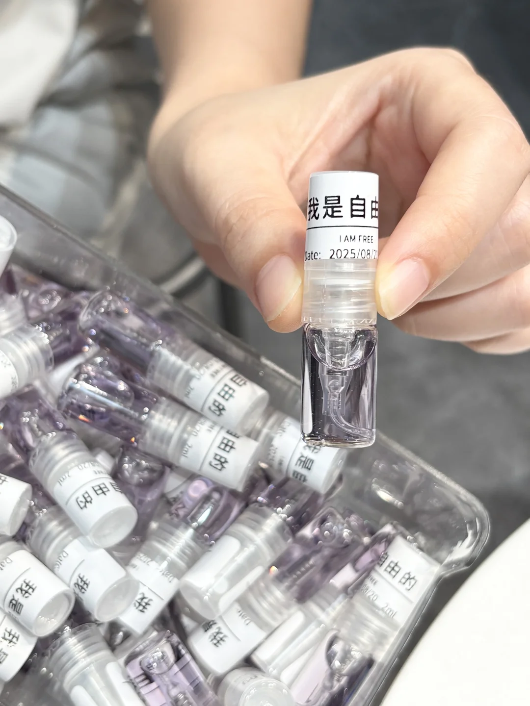 接着来！！！我是自由的3块钱试香！！还包邮?