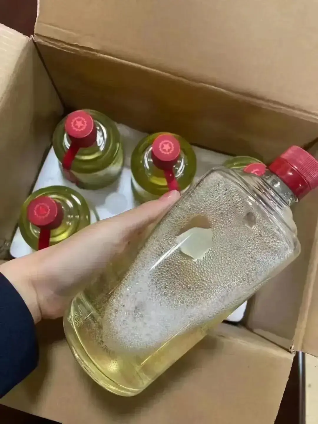 为什么喝白酒都是小杯慢饮，而不像其他的酒