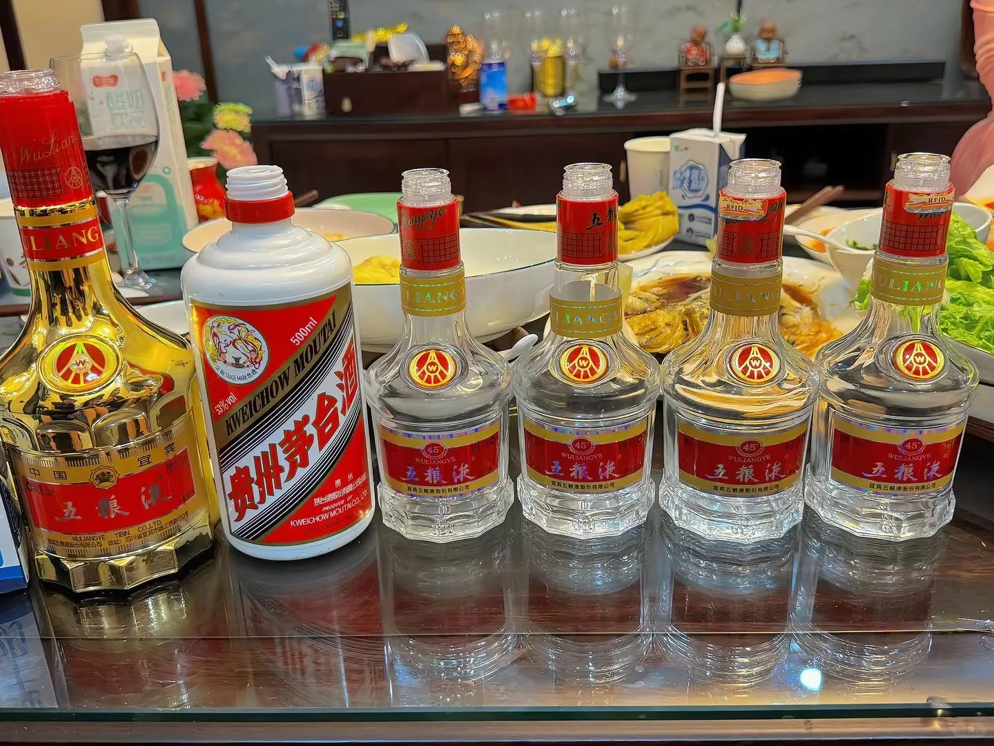 酱香酒，闺蜜家聚餐