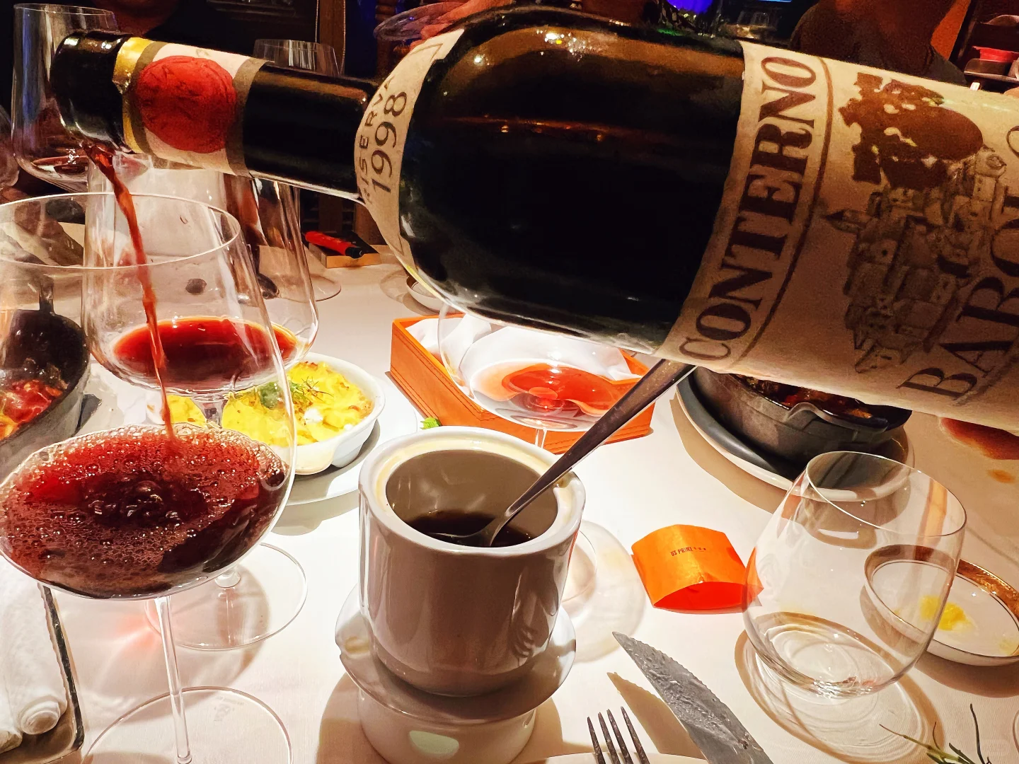 属龙人南京一起喝大龙。