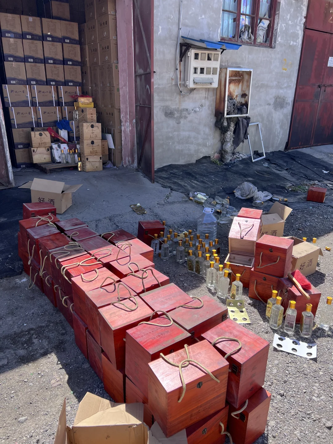 专业回收陈年老酒 细节验酒