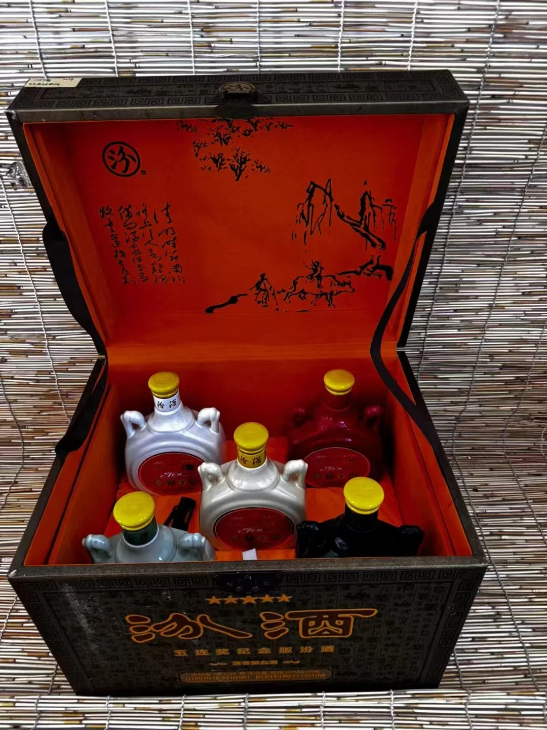 送礼必备，绝版酒！